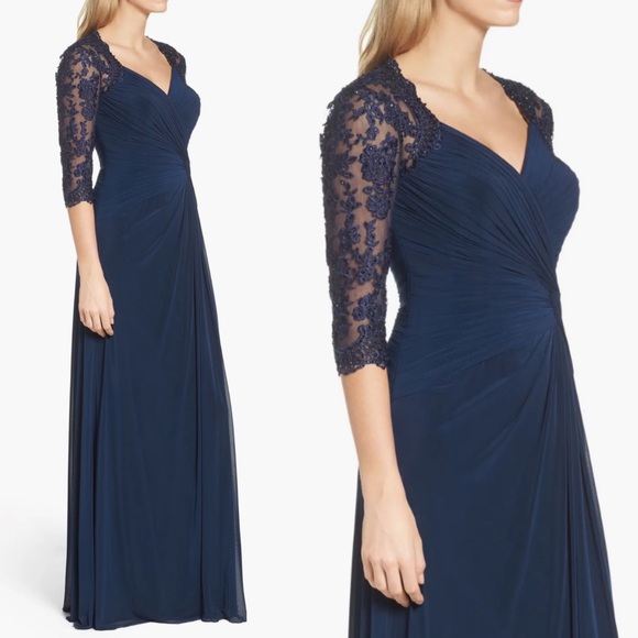 Ruched Twist Column Gown
La Femme size 20 navy Blue NWT - Picture 4 of 12